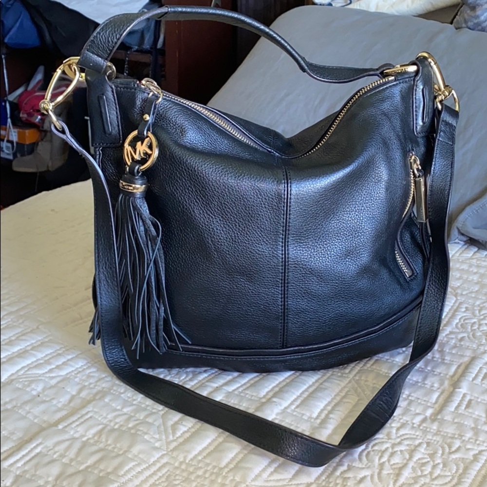 B. Makowsky black purse